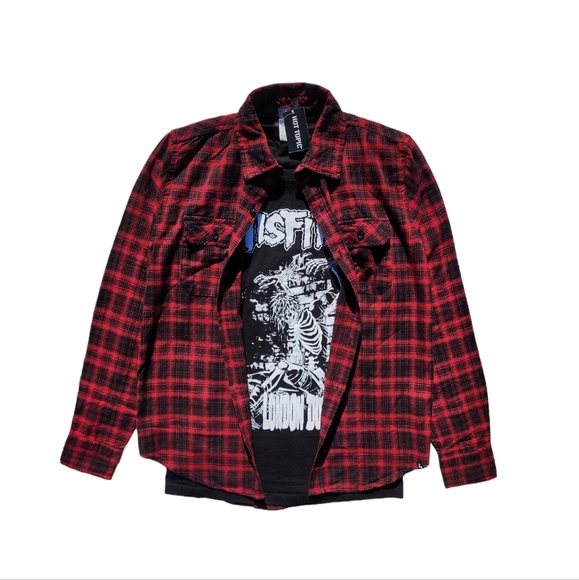 Hot Topic Misfits London Dungeon - Picture 4 of 4